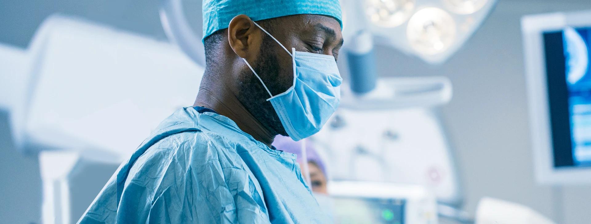 Real-time environmental monitoring to optimize OR safety and performance